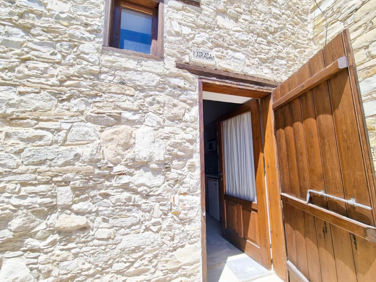 Poolside Escape Studio In Skarinou Village With Pool Facilities Exterior foto